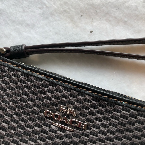 Authentic Coach Mini Sized Coin Carrier Wallet Trendy Designer - Picture 2 of 5